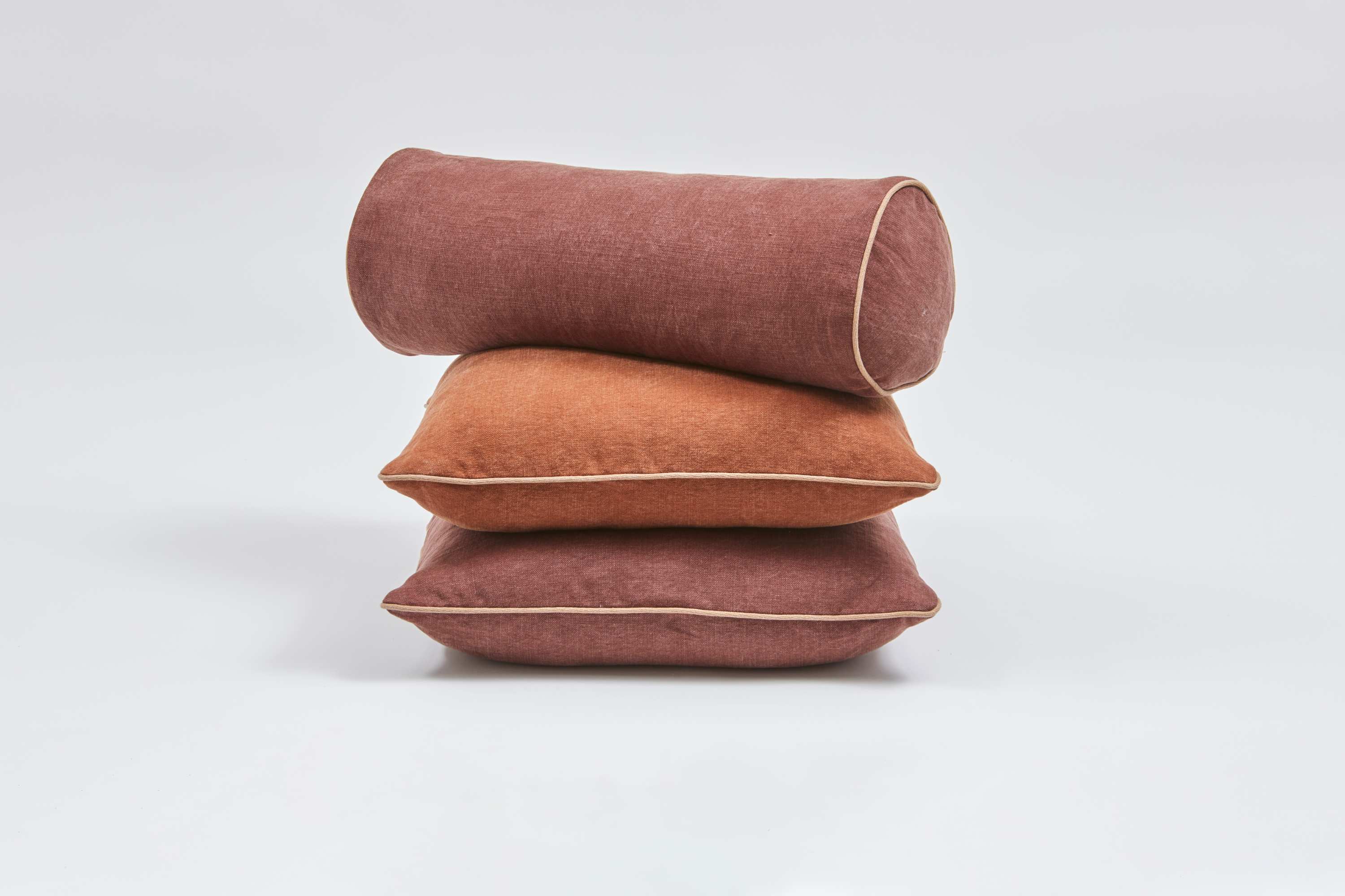 Duke Pipe Square Cushion Mahogany - Image 3