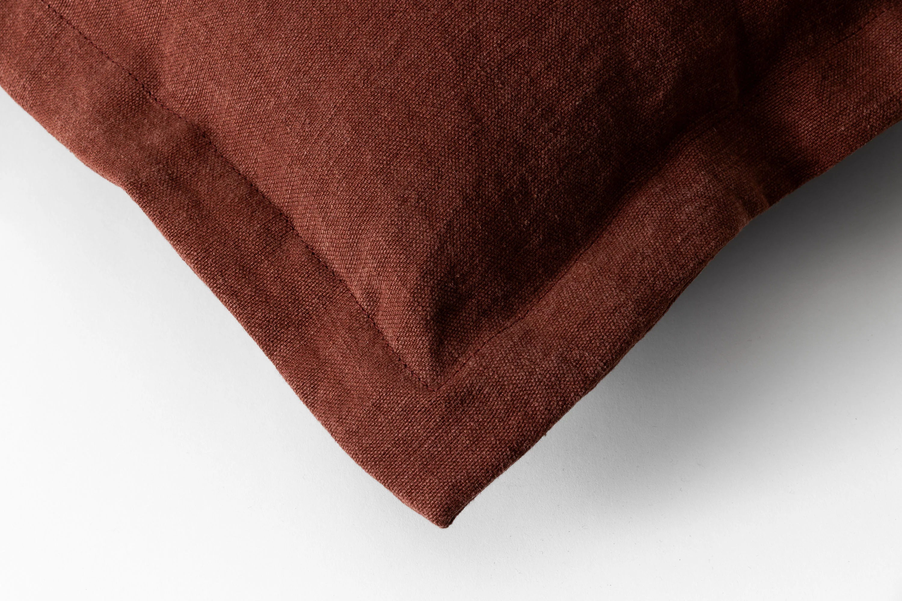 Duke Square Cushion Mahogany - Image 3
