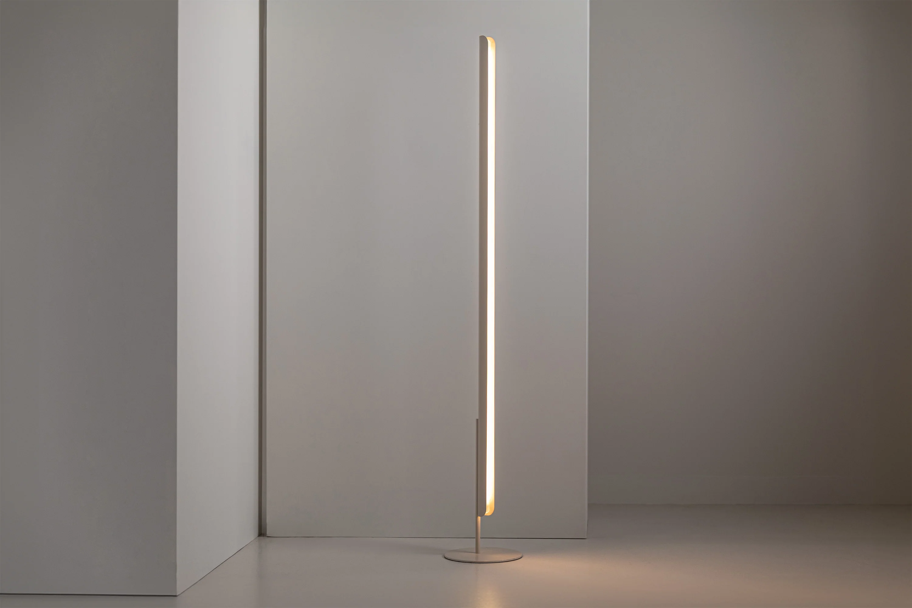 Louey Floor Light Rivergum Beige