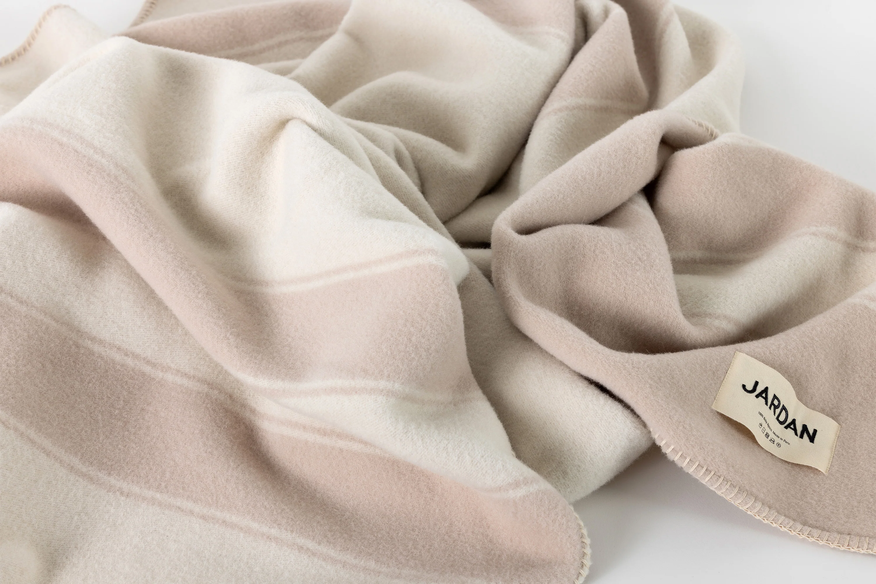 Macio Alpaca Throw Oat - Image 3