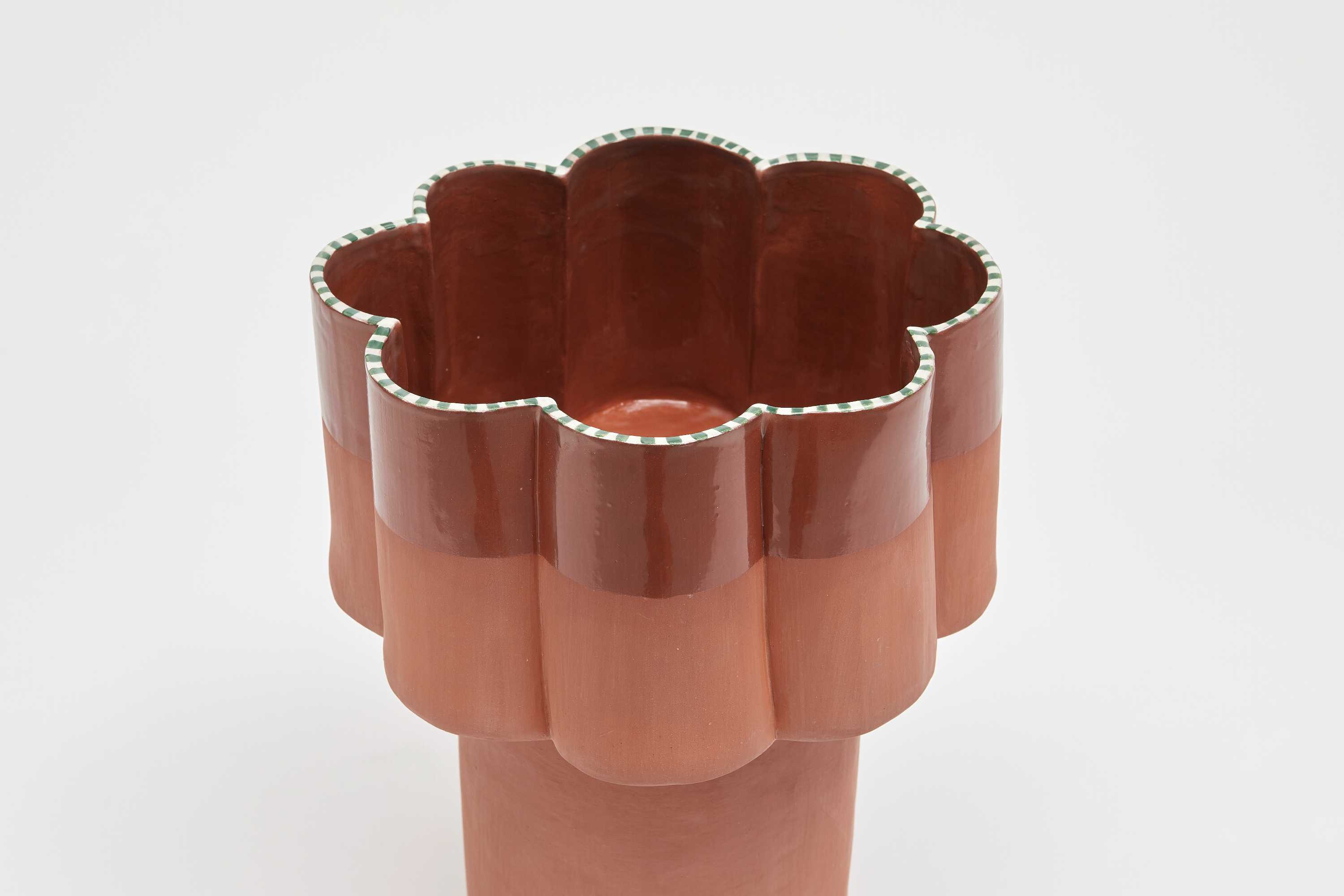 Monument Vase Terracotta - Image 4
