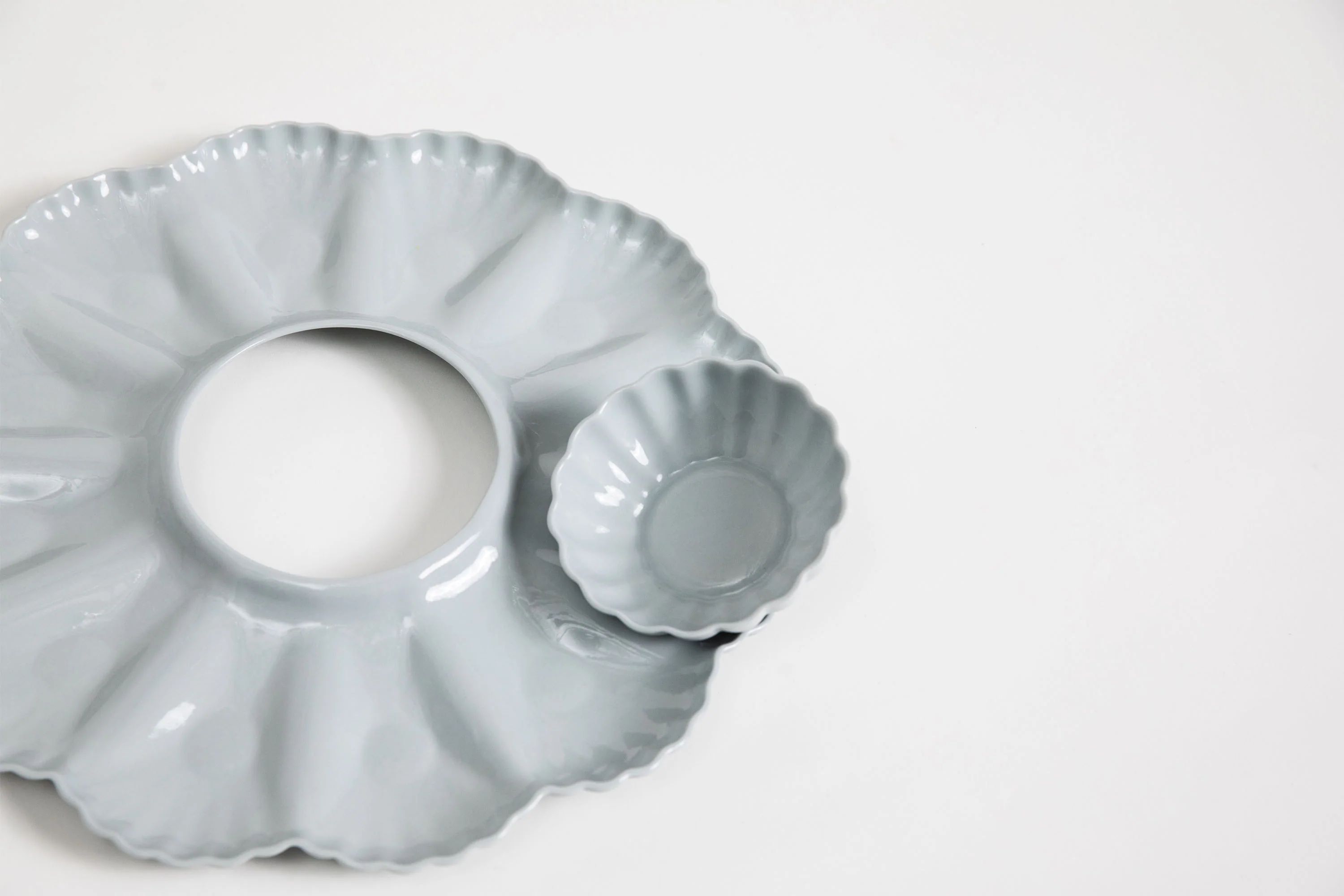 Mother Of Pearl Oyster Plate Dozen Light Blue Grey - Image 3